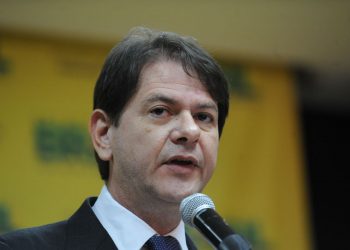 Cid Gomes apresenta evolução clínica após ser baleado no Ceará