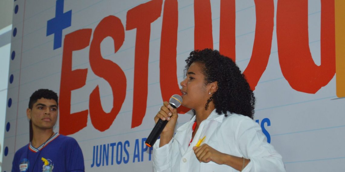 Estado abre 10 mil vagas para monitores do programa Mais Estudo