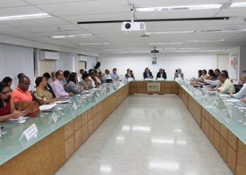 Governador se reúne com gestores dos Núcleos Territoriais de Educação antes do início do ano letivo