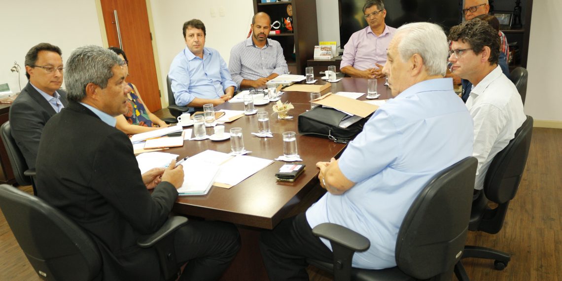 Escolas estaduais poderão abrigar cursos de graduação da UFBA