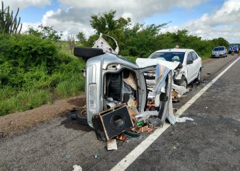 Três veículos se envolvem em acidente na BR 324 trecho Tanquinho-Riachão