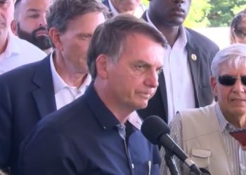 Bolsonaro diz que, em 2005, Adriano Nóbrega era herói da PM do Rio