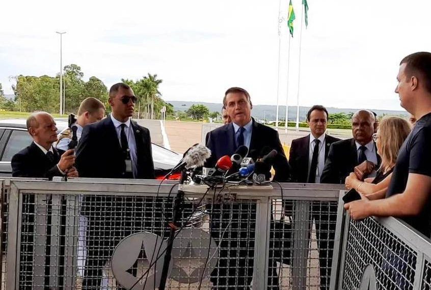 Bolsonaro diz que zera impostos federais se governadores zerarem ICMS