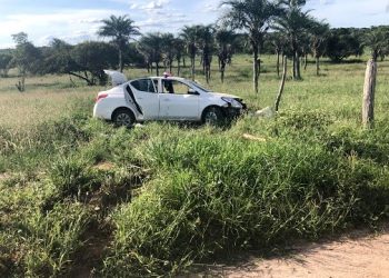 Após trocar tiros com bandidos, PM encontra idoso que estava sendo sequestrado em porta malas do carro abandonado