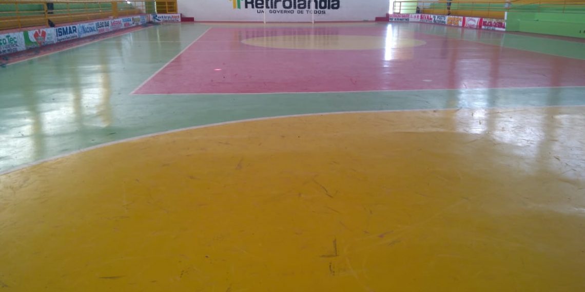 Atividades esportivas no Ginásio de Esportes estão suspensas após furto dos cabos de refletores