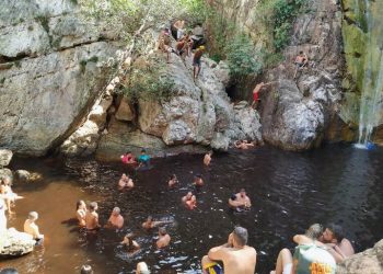 Turistas unem o útil ao agradável no carnaval de Itaitu em Jacobina