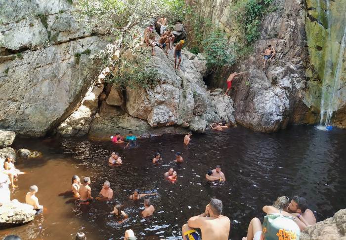 Turistas unem o útil ao agradável no carnaval de Itaitu em Jacobina