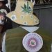 Homem é detido em pré-carnaval de Salvador com fantasia que mostrava folha de maconha no brasão da PM