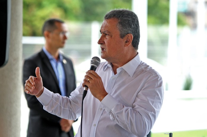 Governador Rui Costa anuncia compra de respiradores da China e agradece doação da Fieb