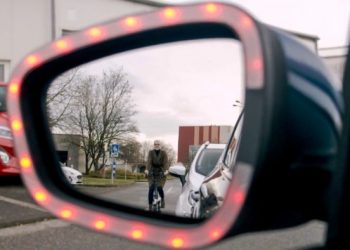 Ford desenvolve tecnologia para evitar acidentes de ciclistas com abertura de porta