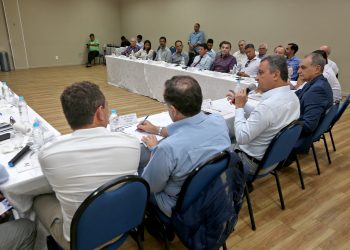 Governador discute com prefeitos o fortalecimento da Região Metropolitana de Feira de Santana