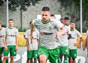 Após suspensão do Baianão, Conquista dispensa elenco e dá adeus ao campeonato