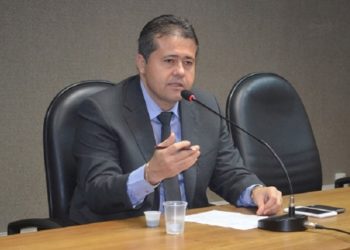 Coronavírus: Líder do PSD na AL-BA pede “teste psiquiátrico” para presidente da República