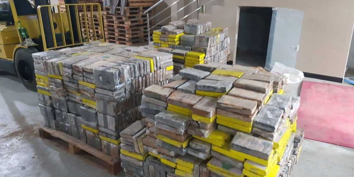 Operação conjunta da PM e PF apreende quase duas toneladas de cocaína