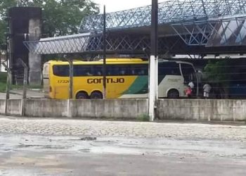 Ônibus que saiu de São Paulo com destino a Monte Santo para em Coité para desembarque, e em Santaluz é abordado pela Vigilância Epidemiológica