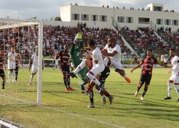 Duelo de leões: Jacuipense vence o Vitória e assume vice-liderança do Baianão