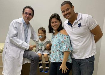 Família faz campanha para arrecadar dinheiro para tratar doença de criança