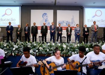 “Redução do orçamento da Educação de R$ 121,9 bi, em 2019, para R$ 101,2 bi, em 2020, é um retrocesso”, critica Nelson Leal