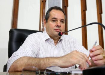 Nelson Leal ouve os deputados e restringe atividades da ALBA para combate ao coronavírus