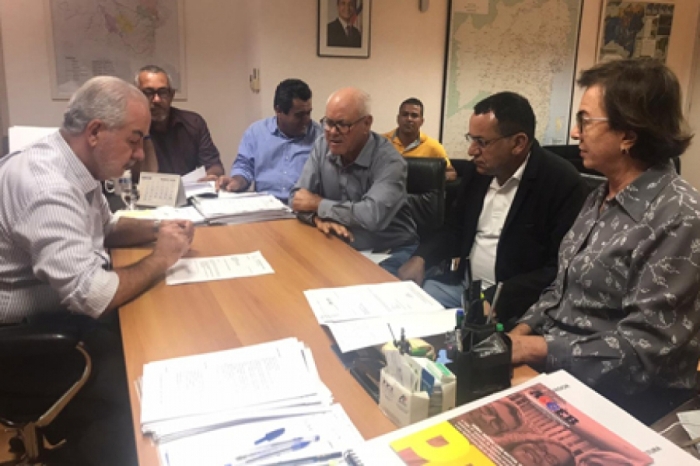 Em reunião na Seinfra, Neusa cobra demandas de Mairi