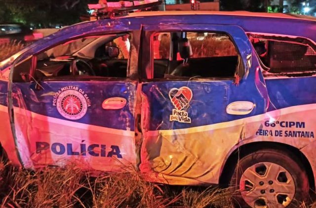 Viatura da PM capota durante perseguição, um policial morre e dois ficam feridos
