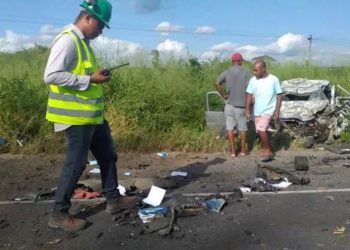 Colisão envolvendo Palio e caçamba deixa um morto na BR 116
