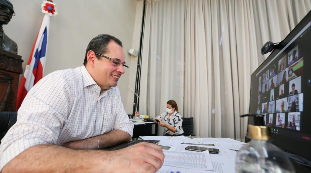 Nelson Leal comanda mais uma sessão legislativa virtual, onde aprova vale-alimentação para 800 mil estudantes da rede estadual de ensino.