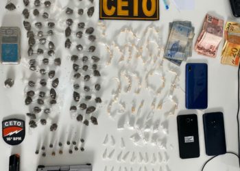 PM flagra três indivíduos com arma e drogas em Coité