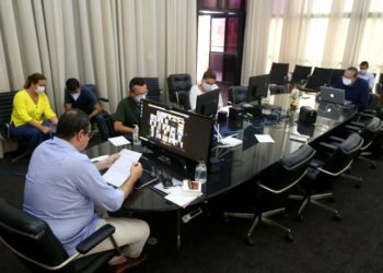 Em pleno Sábado de Aleluia, Assembleia aprova projeto que obriga comerciário, industriário, bancário e transportador a usarem máscara
