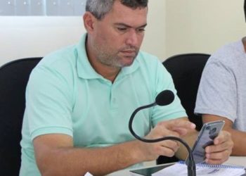 Após charge polêmico, presidente da Câmara diz que publicação pode ter sido feita pelas filhas