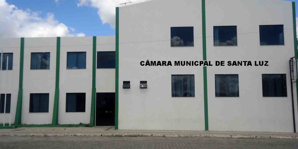 Câmara aprova aumento de 50% de salário de secretários e revolta moradores