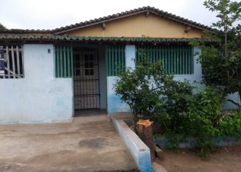 bandidos armados invadem casa de pai de santo, rendem 9 pessoas e roubam cerca de R$ 80 mil