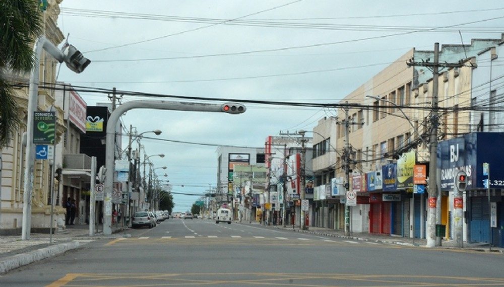 Prefeitura de Feira de Santana flexibiliza decreto, e comércio volta a funcionar parcialmente