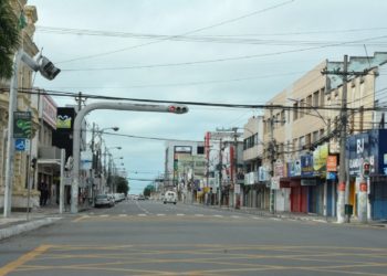 Prefeitura de Feira de Santana flexibiliza decreto, e comércio volta a funcionar parcialmente