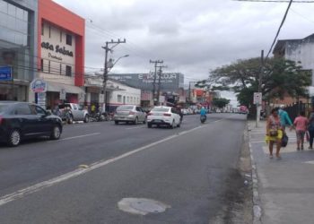 Feira de Santana: prefeito prorroga fechamento do comércio até dia 13