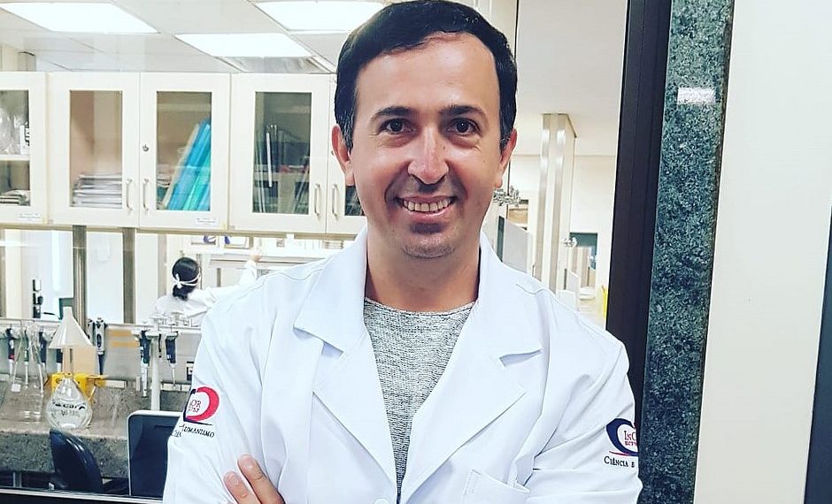 Coronavírus: Baiano que desenvolve vacina passou infância vendendo frutas e geladinho em Tucano