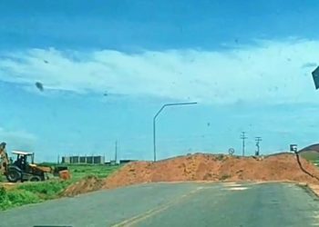 Para facilitar barreira sanitária, Prefeitura de Tucano isola principal acesso a Caldas do Jorro
