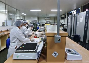 Com entrega de nova ala do Lacen, Bahia passa a ter capacidade para realizar mil testes diários da Covid-19