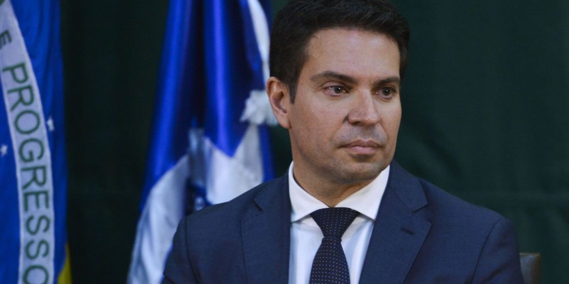 Ministro do STF suspende decreto de nomeação do diretor-geral da PF