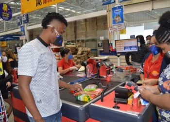 Mais de 80 mil estudantes da rede estadual já receberam o vale-alimentação estudantil