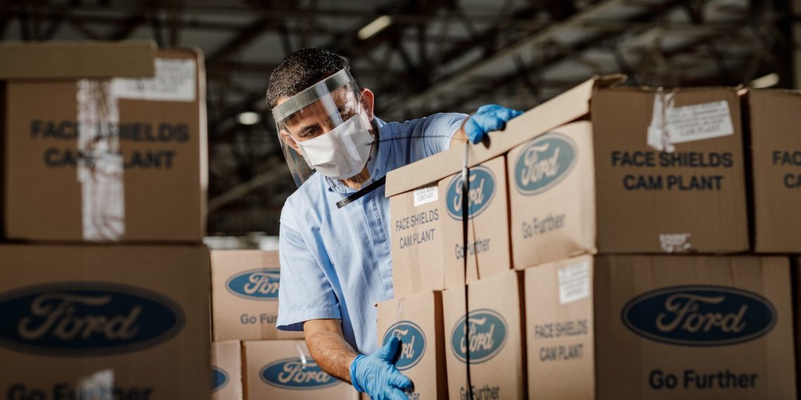 Ford entrega o primeiro lote de 35.000 máscaras produzidas na fábrica de Camaçari
