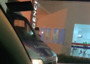 Paciente infectado com Covid-19 é transferido de Cansanção em UTI Móvel