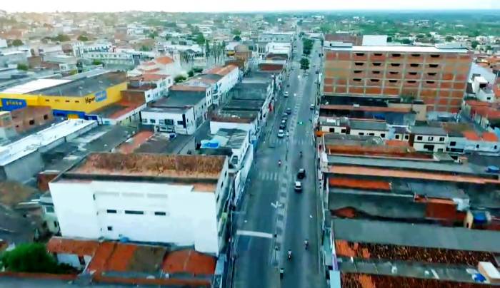 Diante dos novos casos de Covid-19 e o grande número de pessoas em monitoramento comércio e igrejas serão fechados novamente