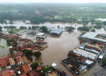 Rio Itapicuru transborda e inunda o município de Conde