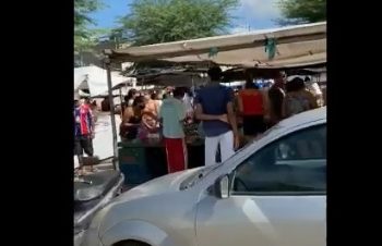 Aglomeração em feira livre de Salgadália gera preocupação e assunto repercute. Veja o vídeo