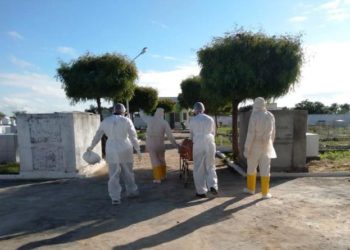 Corpo da segunda vítima da Covid-19 de Capim Grosso é sepultado