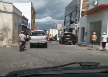 Covid-19 – Radialista registra grande movimento de pessoas nas ruas da cidade