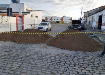 Prefeitura bloqueia vias que dão acesso à cidade para conter coronavírus