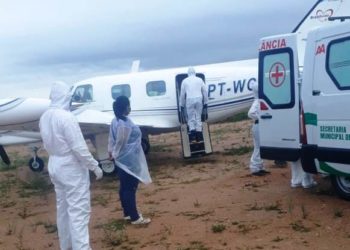 Paciente com Covid-19 é transferido de Monte Santo em UTI aérea