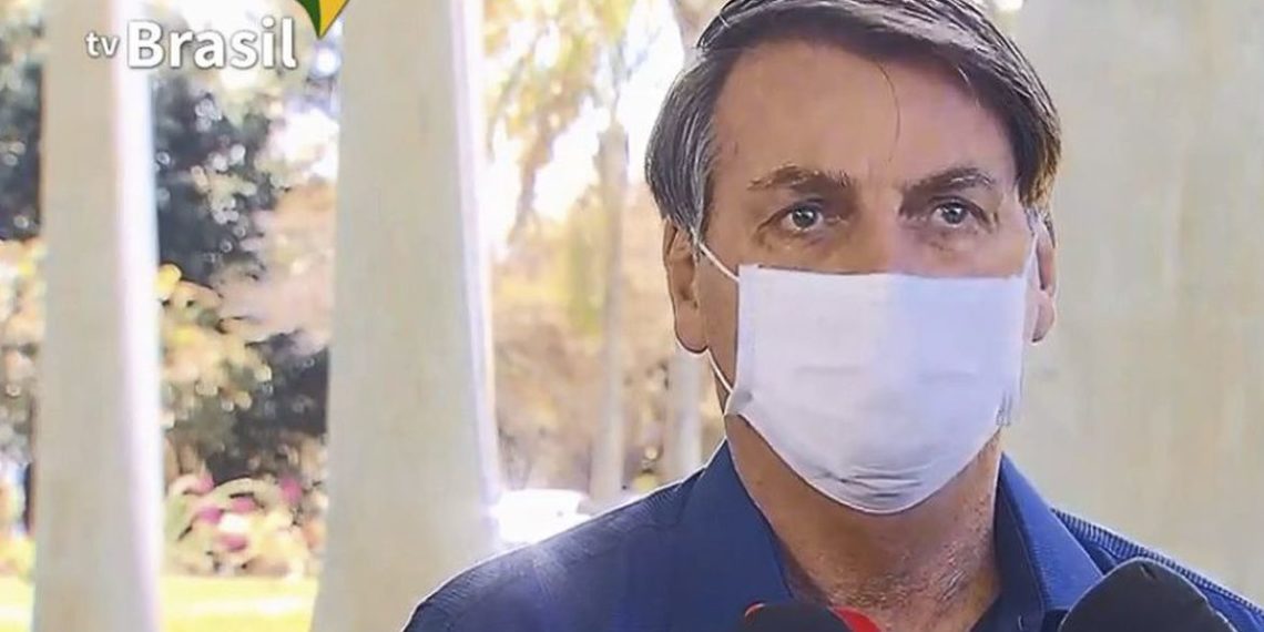 Presidente Jair Bolsonaro testa positivo para covid-19